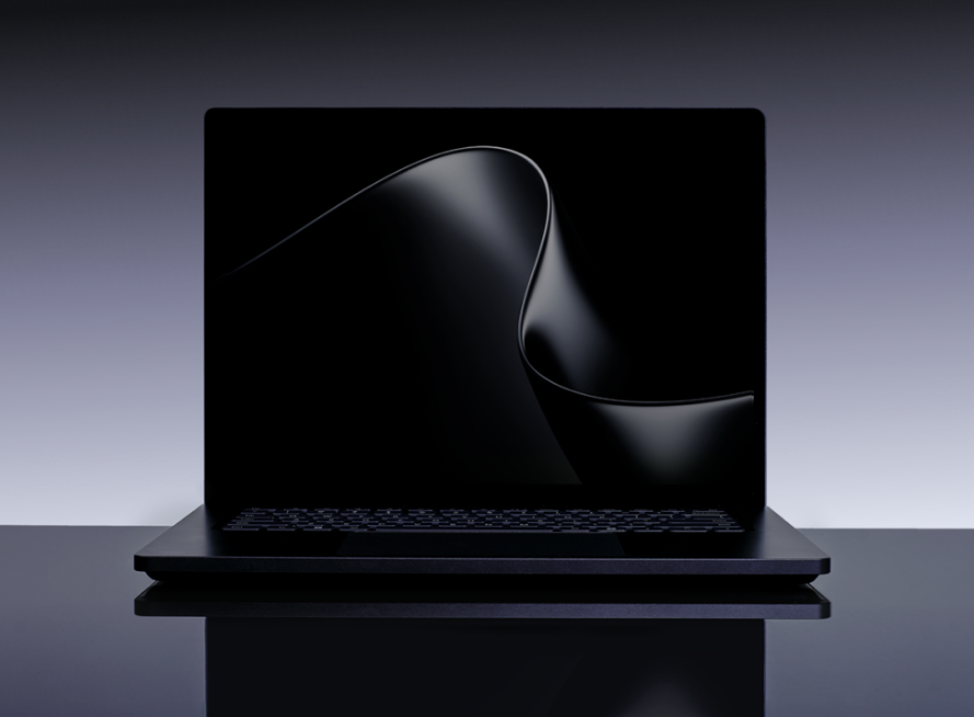 RTX Sparkを搭載するMicrosoft Surface Laptop Ultra。Microsoftが2026年6月の発表で公開した製品画像